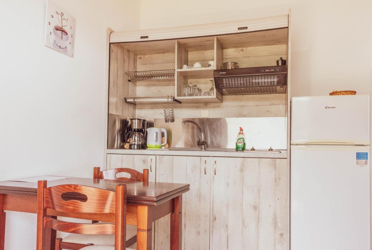 Apagio Apartments Mikros Gialos Bagian luar foto