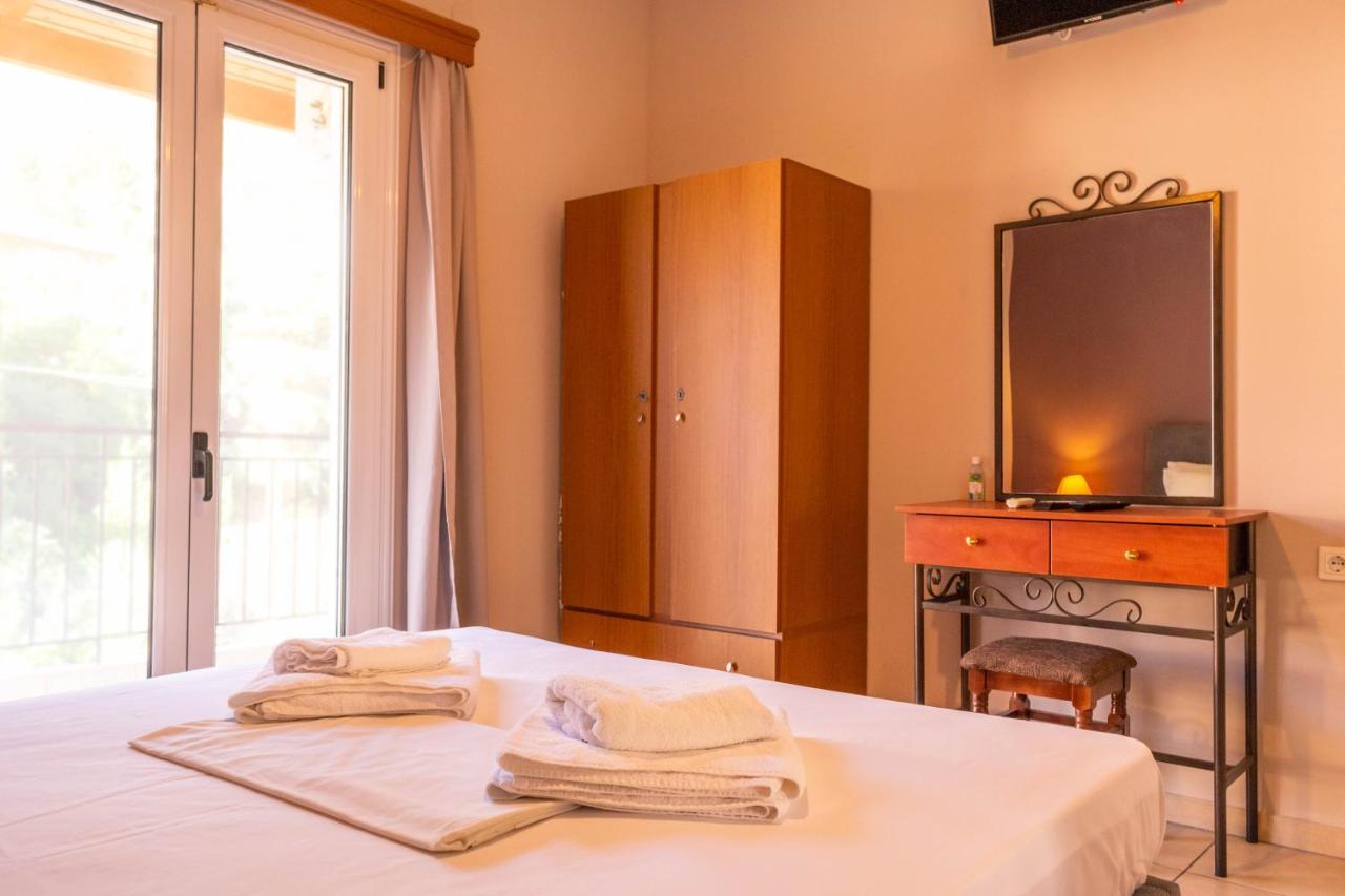 Apagio Apartments Mikros Gialos Bagian luar foto