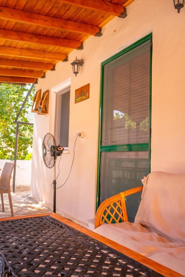 Apagio Apartments Mikros Gialos Bagian luar foto