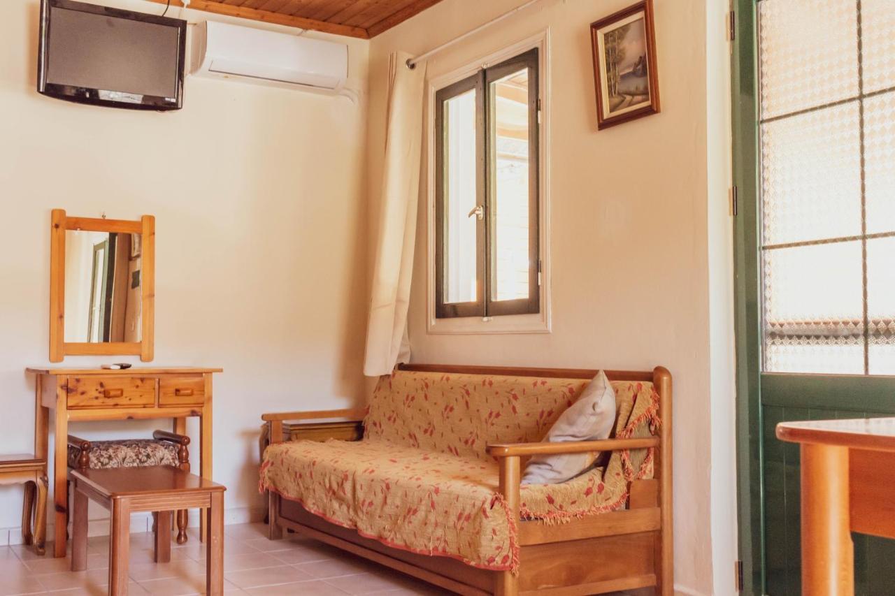Apagio Apartments Mikros Gialos Bagian luar foto