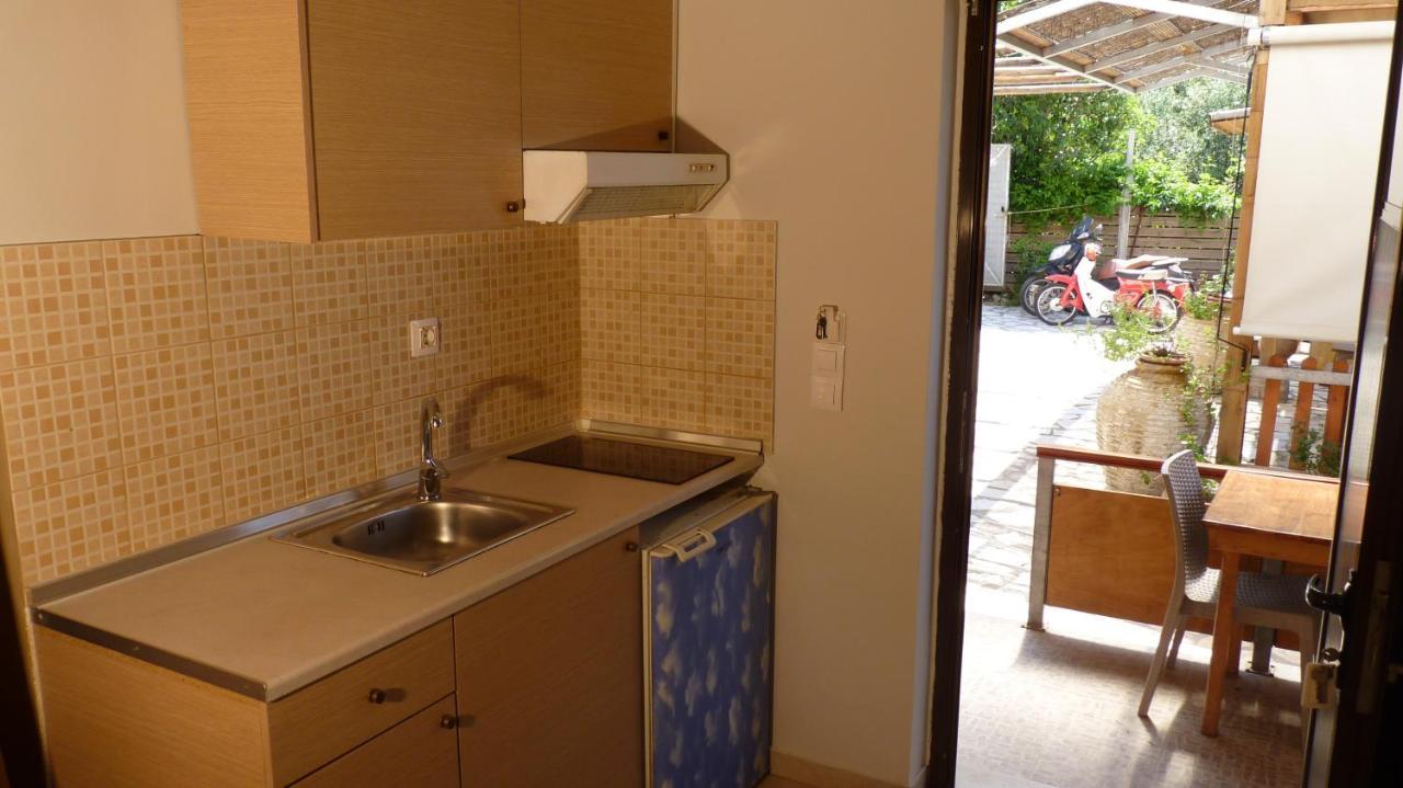 Apagio Apartments Mikros Gialos Bagian luar foto