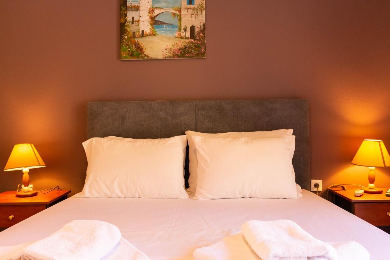 Apagio Apartments Mikros Gialos Bagian luar foto
