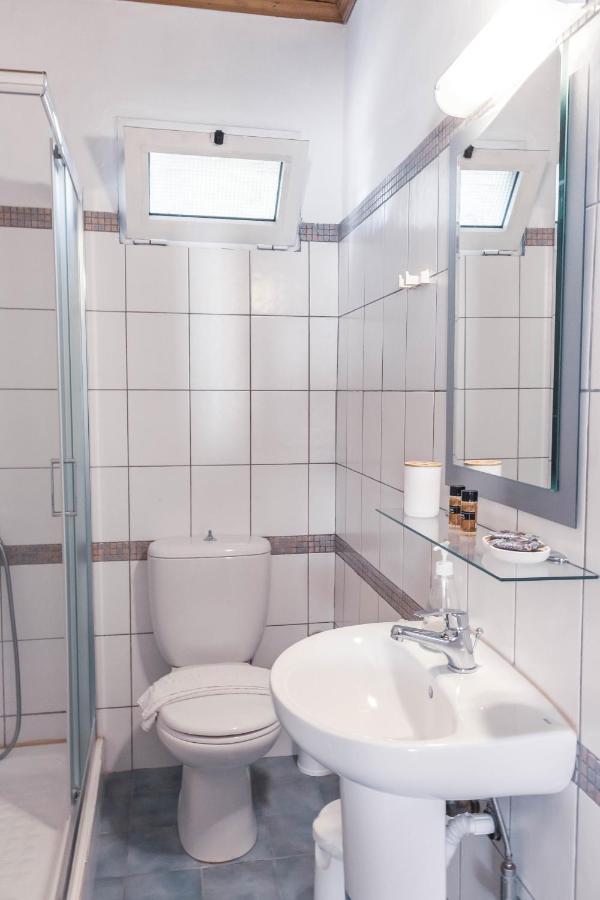 Apagio Apartments Mikros Gialos Bagian luar foto